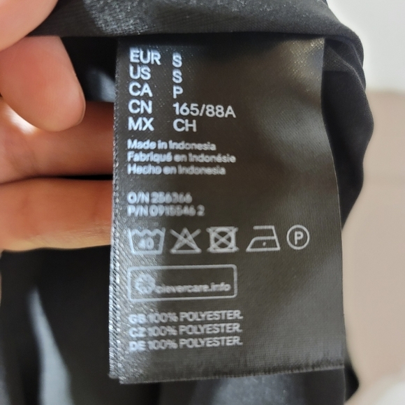 Black Raglan Balloon Sleeve Lace Dress - Picture 8 of 9